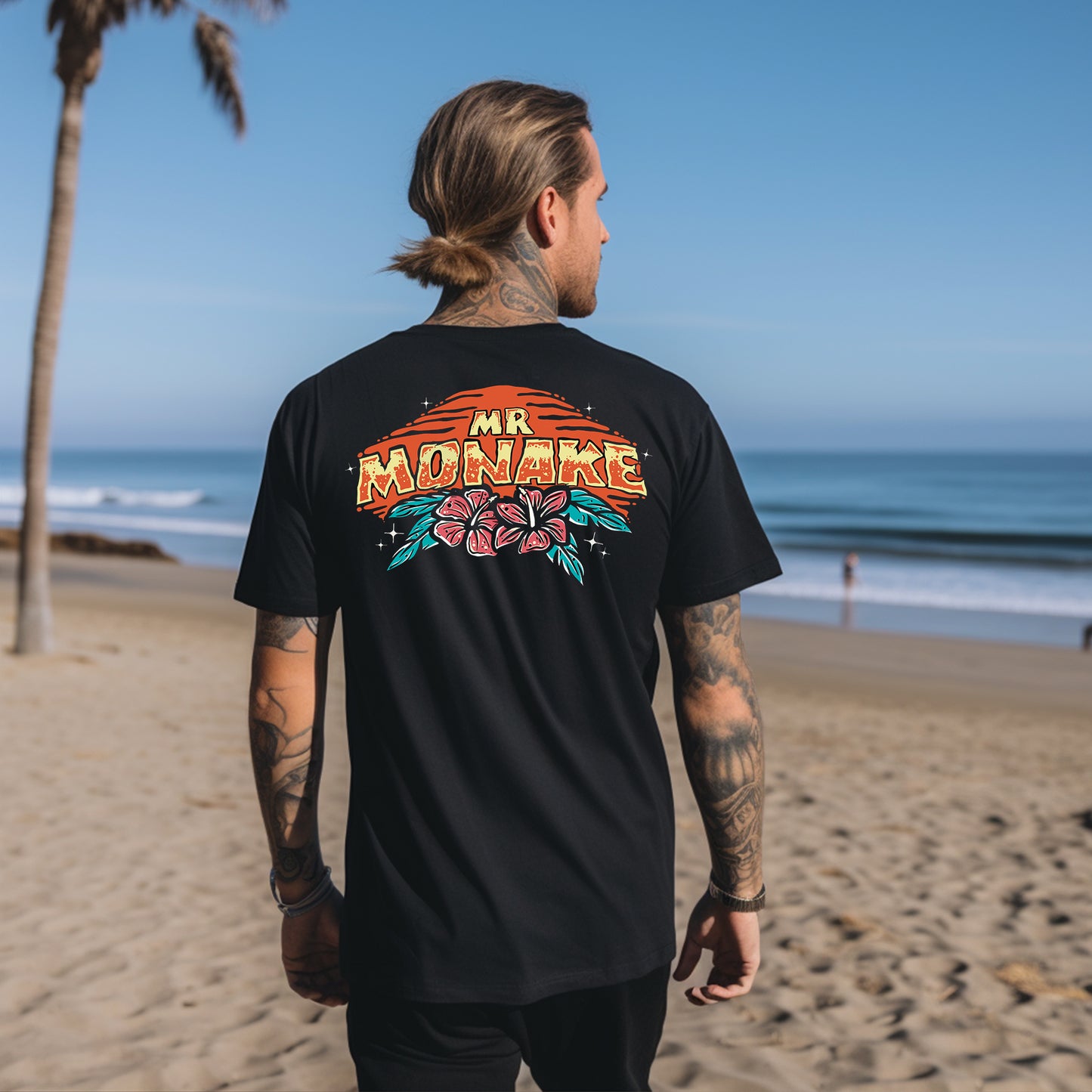 Camiseta Negra"Surfing Flores"