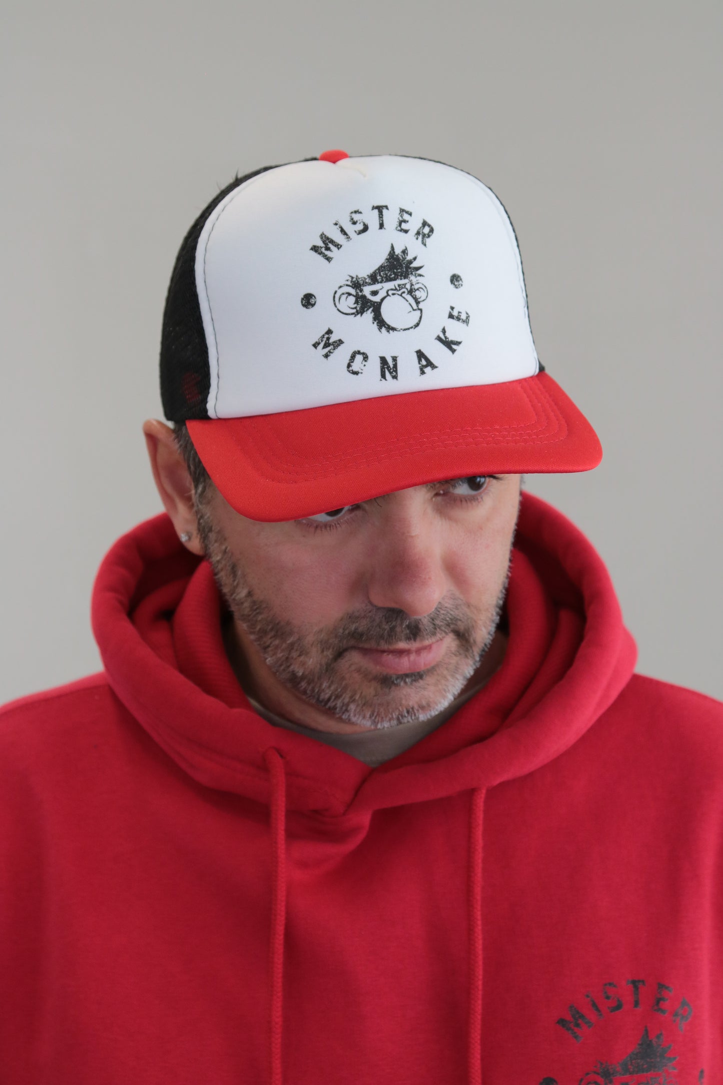 Gorra negro,rojo y blanco "Sello Desgastado"