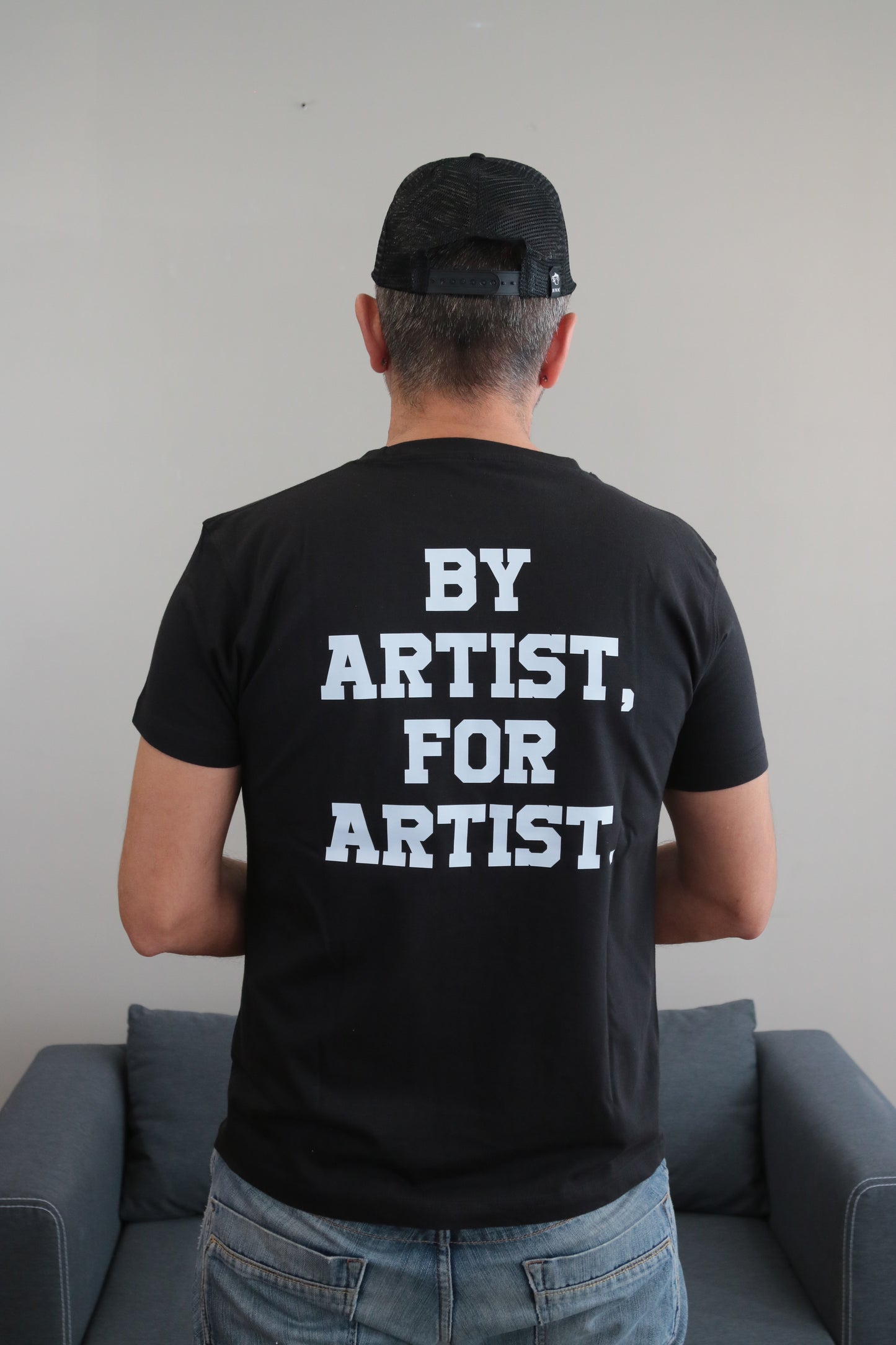 Camiseta negra "By Artist, For Artist"