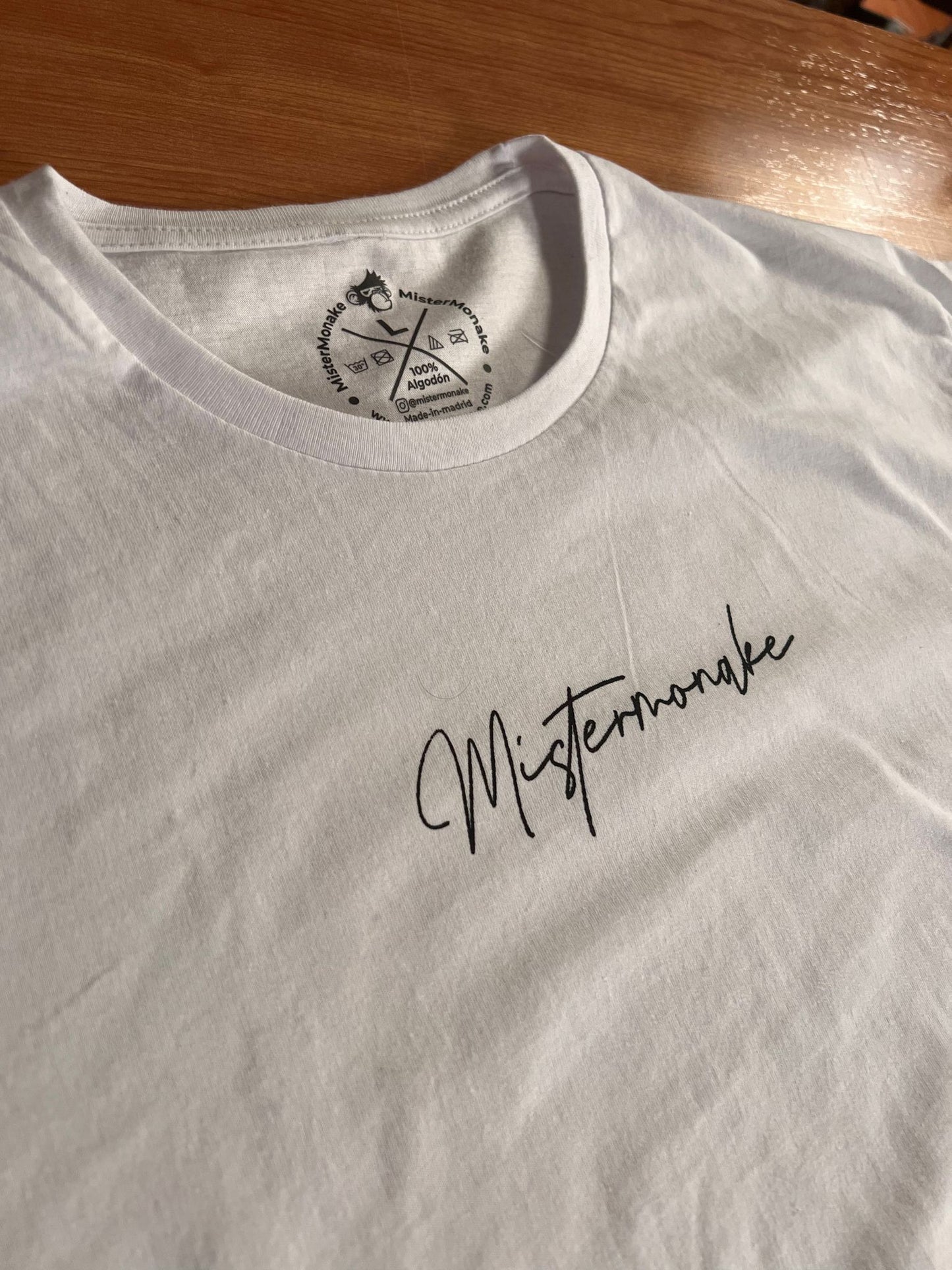 Camiseta blanca "Firma MisterMonake"